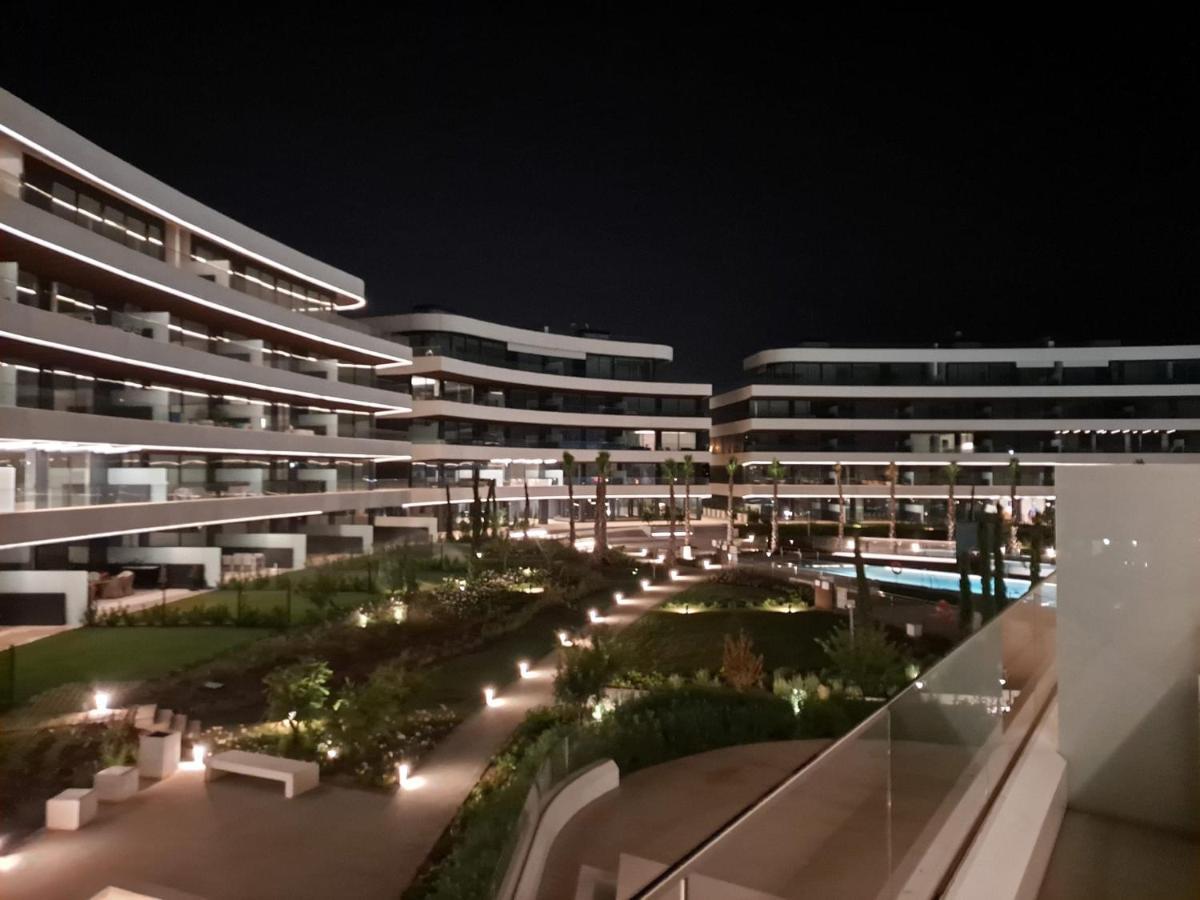 Luxury Complex Beachfront Apartment, Infinity Pool, Sauna, Gym And Large Terrace Torremolinos Dış mekan fotoğraf