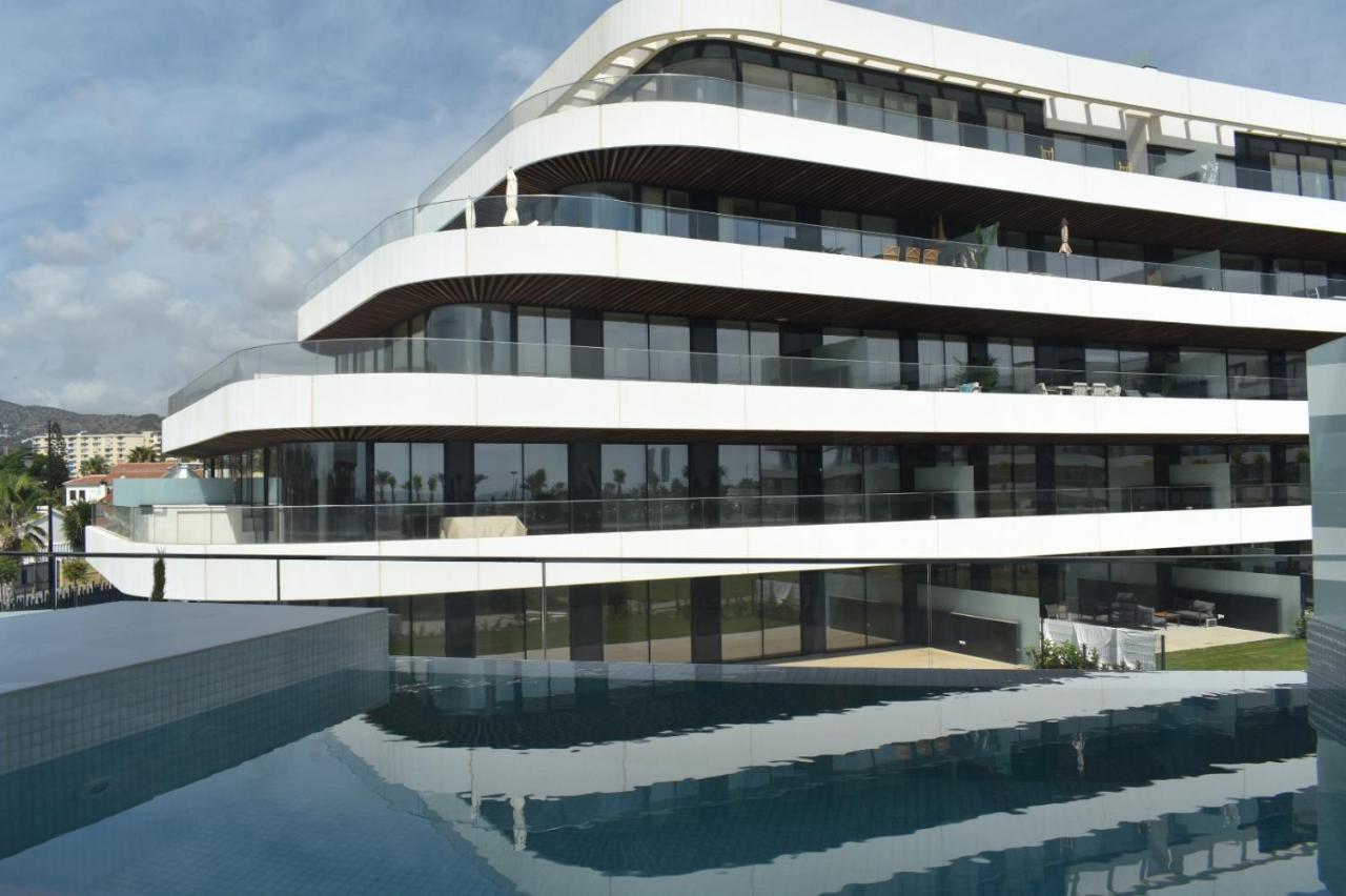 Luxury Complex Beachfront Apartment, Infinity Pool, Sauna, Gym And Large Terrace Torremolinos Dış mekan fotoğraf