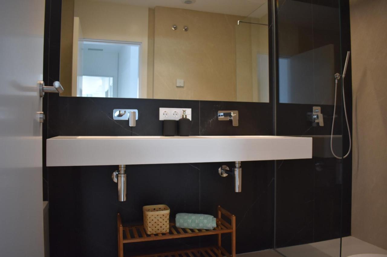 Luxury Complex Beachfront Apartment, Infinity Pool, Sauna, Gym And Large Terrace Torremolinos Dış mekan fotoğraf