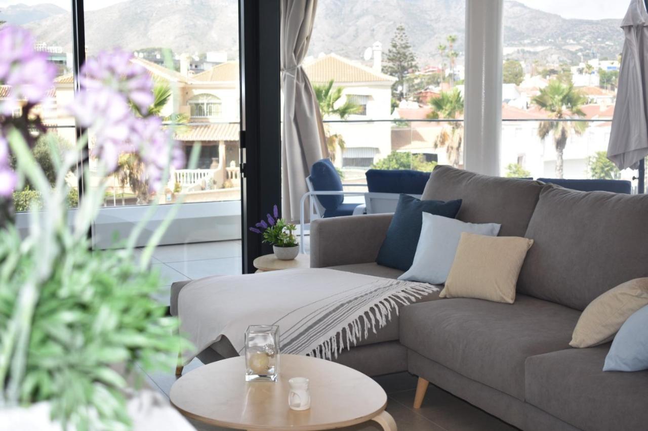 Luxury Complex Beachfront Apartment, Infinity Pool, Sauna, Gym And Large Terrace Torremolinos Dış mekan fotoğraf