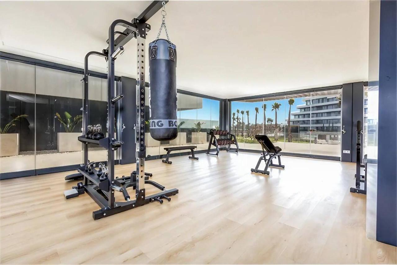 Luxury Complex Beachfront Apartment, Infinity Pool, Sauna, Gym And Large Terrace Torremolinos Dış mekan fotoğraf