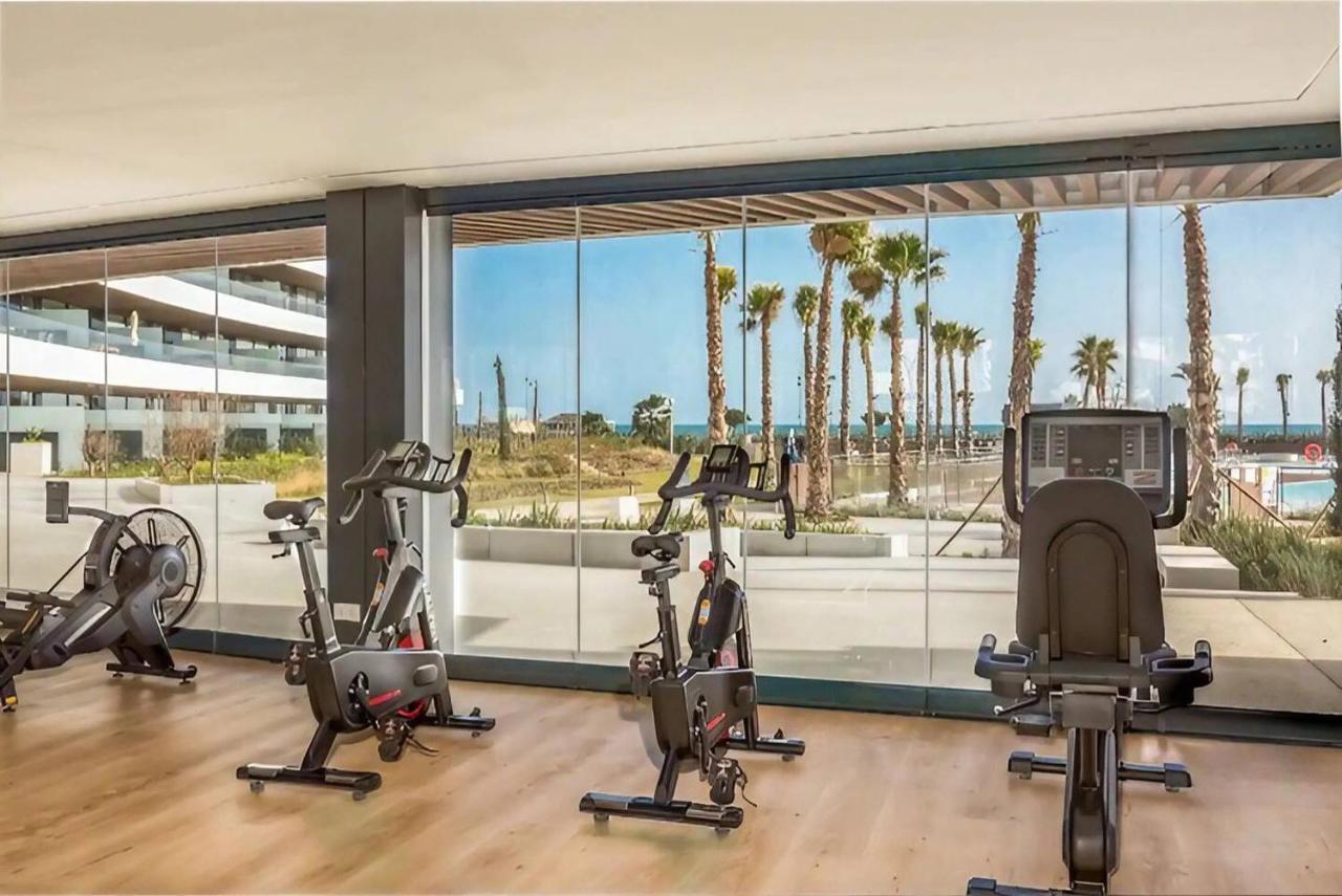 Luxury Complex Beachfront Apartment, Infinity Pool, Sauna, Gym And Large Terrace Torremolinos Dış mekan fotoğraf